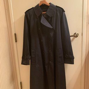 Men's Burberry Trench Coat in Navy - Size 44